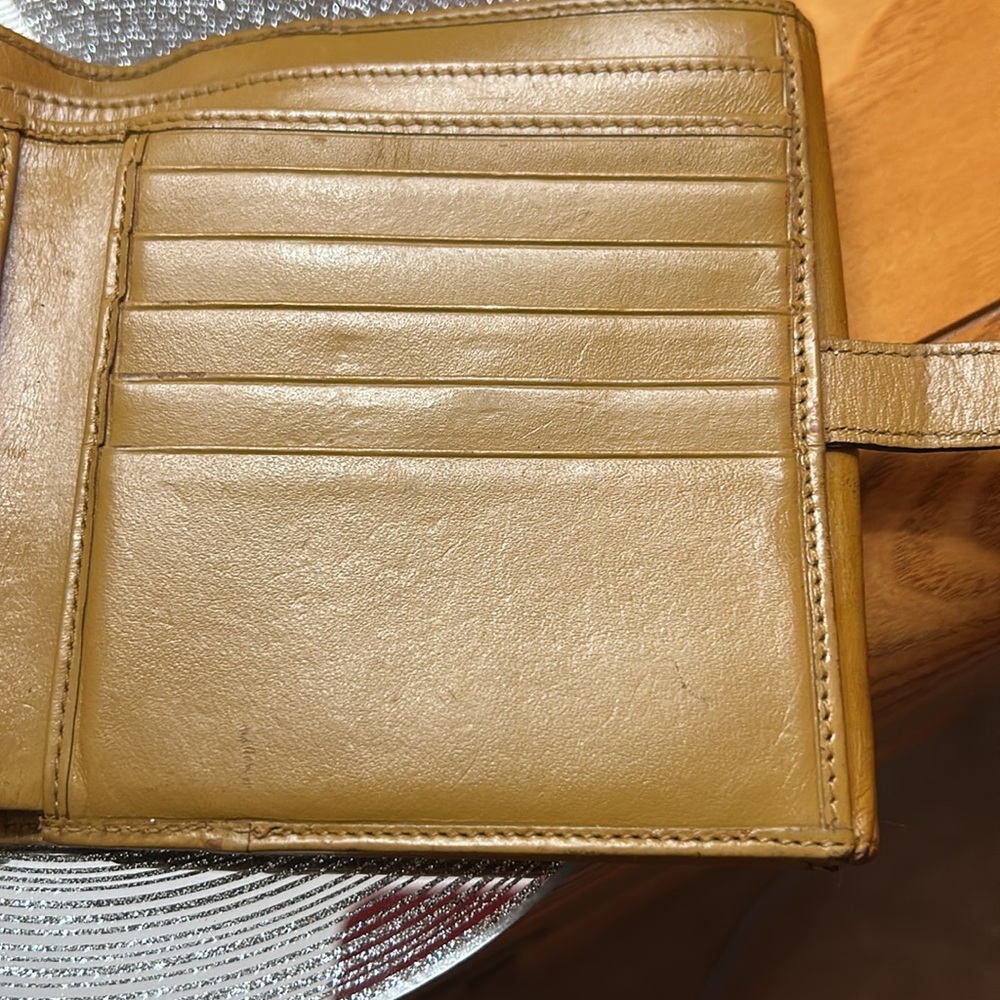 Gucci Brown Patterned Wallet with Gold Hardware - Picture 6 of 13